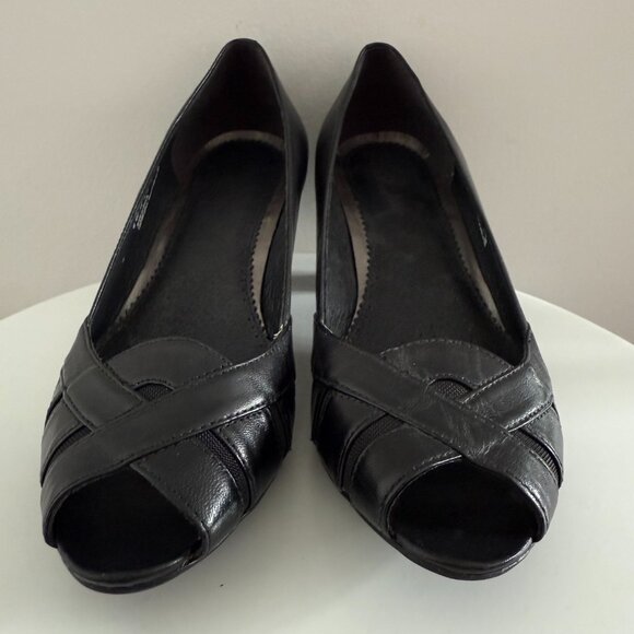 Clarks - Black - Leather Kitten Heels with Peep Toe - Size 8 - Picture 6 of 9